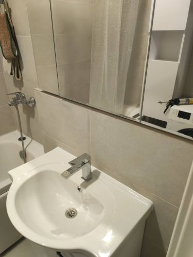 Установка комплекта: пенал + тумба +раковина + смеситель + зеркало