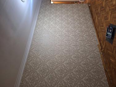 Поклейка флизелиновых /виниловых обоев свыше 40 кв.м