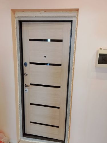 Установка входной двери весом до 95 кг