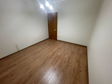 Монтаж пластикового плинтуса