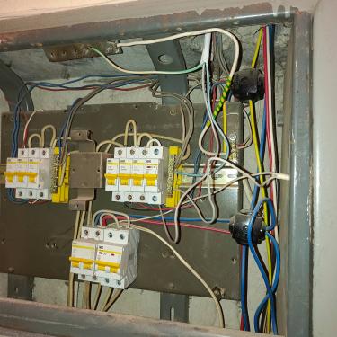 Установка однополюсного автомата