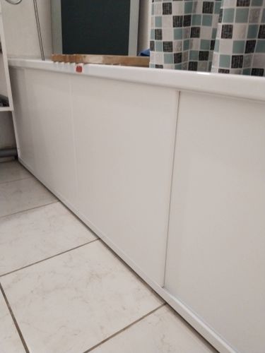 Установка экрана под ванну