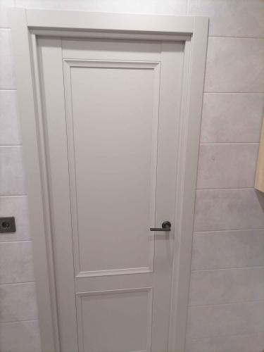 Установлена складная конструкция, закреплены направляющие, обеспечена плавная работа механизма, произведена регулировка элементов, проверена надежность креплений, выполнена финишная отделка.