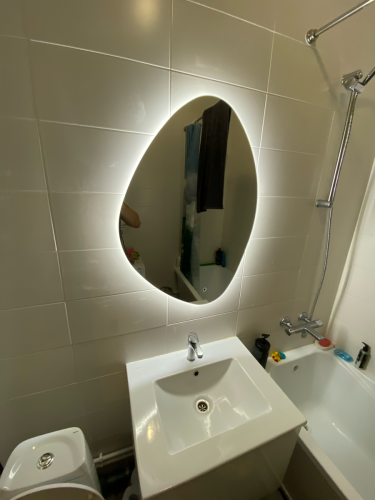 Монтаж зеркала с подсветкой