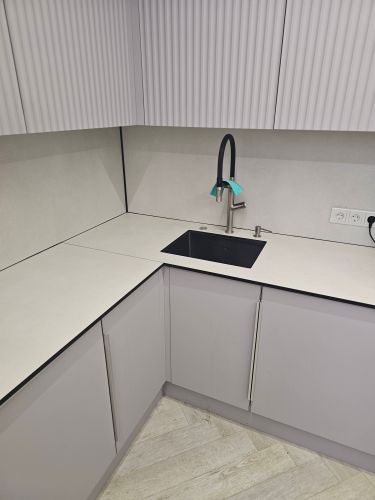 Установка столешницы HPL Установка стеновой панели HPL Демонтаж столешницы из HPL без сохранения