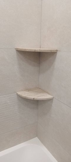 Установлено устройство для сушки полотенец. Подключено к электросети, закреплено на стене, проверена работа. Обеспечена безопасность и надежность эксплуатации.