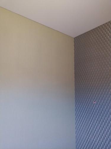 Поклейка флизелиновых /виниловых обоев свыше 40 кв.м