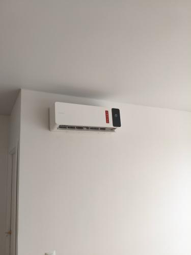 Установка розетки (на готовые коммуникации)