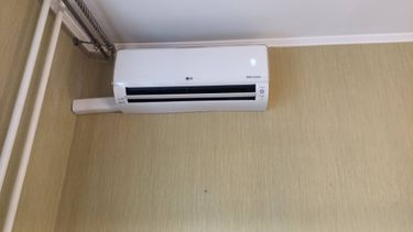 Установка сплит-системы мощностью охлаждения 7-9 kBTU