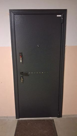 Демонтаж металлической двери с сохранением дверного блока