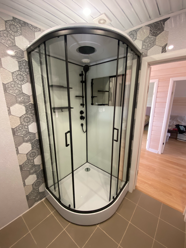 Установлена современная душевая конструкция с гидромассажными функциями. Смонтированы стенки, поддон, двери, подключены водопроводные и электрические коммуникации. Проверена герметичность.