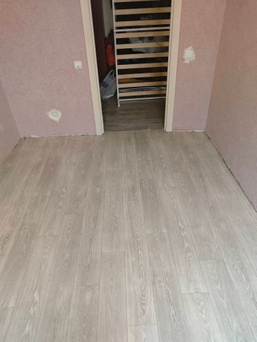 Укладка линолеума на клей более 15 кв.м