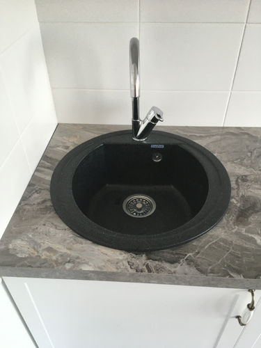 Изменено расположение электрической точки, выполнен монтаж новой проводки, установлена фурнитура, проверена работоспособность. Обеспечено безопасное подключение в удобном месте.