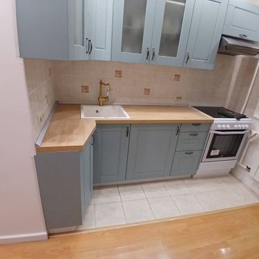 Установка столешницы ДСП Демонтаж столешницы из ДСП без сохранения Установка и подключение врезной мойки