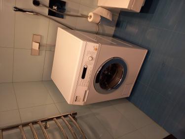 Извлечен старый нагревательный элемент, установлен новый. Проверена функциональность, обеспечена герметичность соединений, восстановлено электропитание. Устройство готово к эксплуатации.