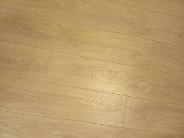 Монтаж пластикового плинтуса