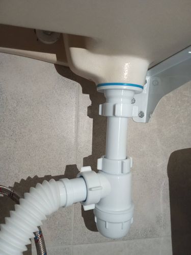 Установка отдельностоящей стиральной машины с подключением