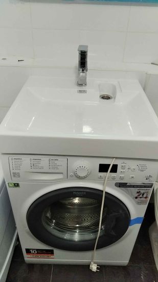 Проведена замена изношенной кранбуксы на новую деталь, обеспечивающую надежное функционирование смесителя. Устранены протечки, восстановлена герметичность соединений.