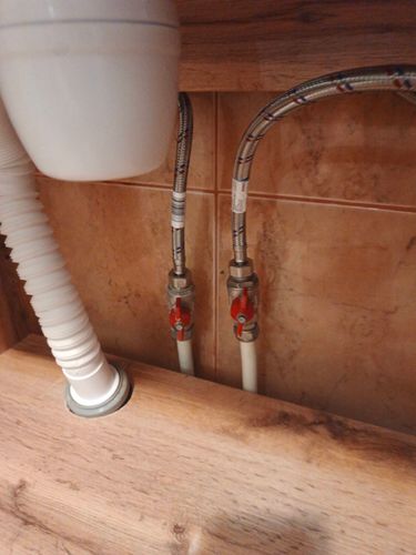 Установка смесителя (на готовые коммуникации)