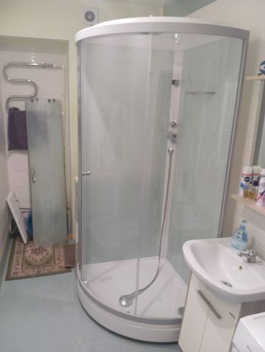 Установка душевой кабины шириной до 90 см