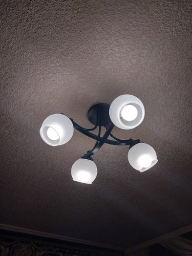 Установка люстры в сборке