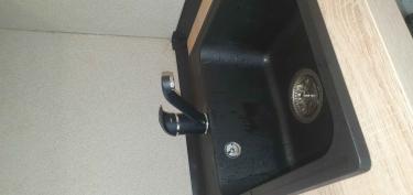 Заменена кранбукса в смесителе. Устранены неисправности, восстановлена герметичность. Обеспечена плавная работа, предотвращены протечки. Улучшено функционирование водопроводного устройства.