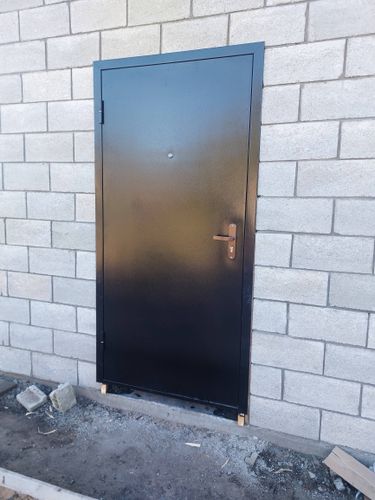 Установка входной двери весом до 95 кг