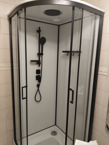 Установка душевой кабины шириной до 90 см