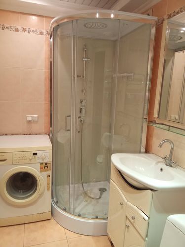 Установка душевой кабины шириной до 90 см