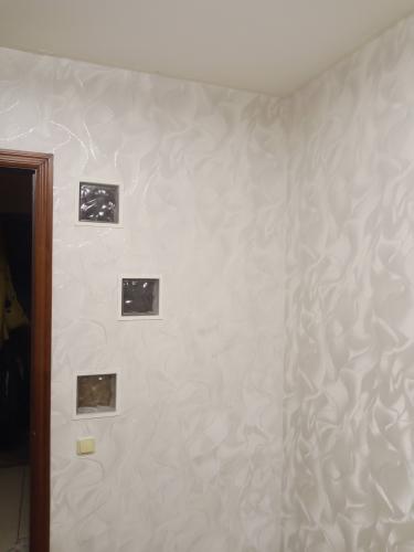 Снятие одного слоя обоев и клея с стен