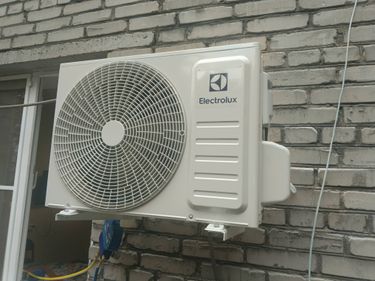 Установка сплит системы 7-9 kBTU (одноэтапный монтаж)