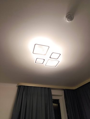 Установка люстры в сборке