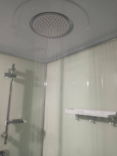 Установка душевой кабины шириной до 120 см