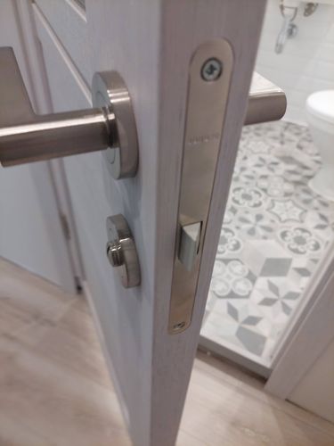 Врезка завертки/дверной ручки/магнитной ответки/цилиндра для замка