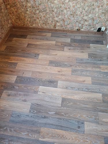 Монтаж пластикового плинтуса