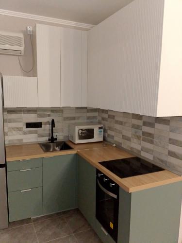 Установка дополнительной розетки с подведением коммуникаций