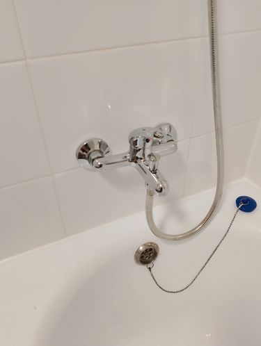 Установка смесителя (на готовые коммуникации)