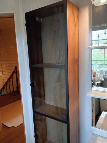 Установка комплекта: пенал + тумба +раковина + смеситель + зеркало