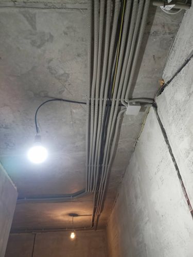 Монтаж накладной распаячной коробки