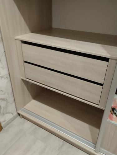 Установлены новые колеса для плавного движения дверей, обеспечена надежная фиксация, улучшено скольжение, устранены заедания, восстановлена функциональность конструкции.