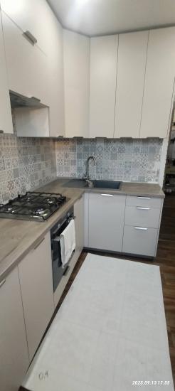 Монтаж воздуховода от вытяжки до отверстия в стене Выпил одного отверстия/углубления/присадка под петлю в материалах ДСП/Массив Установка фальшпанели / заглушки