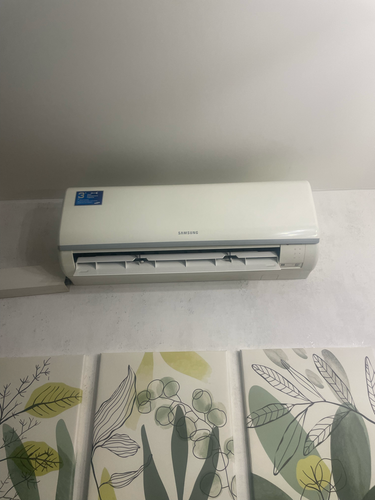 Проведена тщательная очистка фильтров, удаление пыли и загрязнений с внутренних деталей, проверка дренажной системы и дезинфекция элементов для улучшения работы устройства.