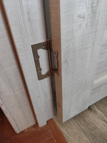 Установка межкомнатной двухстворчатой двери