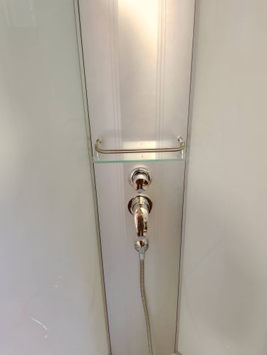 Установка душевой кабины шириной до 100 см