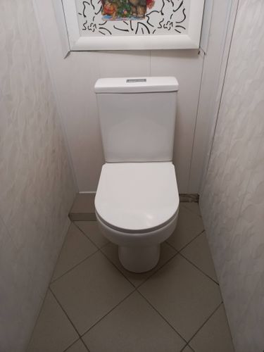 Установлено новое сантехническое оборудование, подключены коммуникации, проверена герметичность соединений, выполнена чистовая отделка, обеспечена функциональность и эстетика помещения.