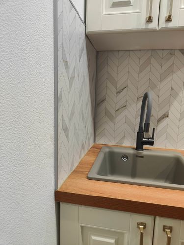 Установка розетки на готовые коммуникации