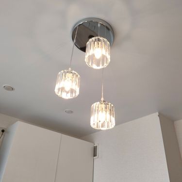 Установка люстры в сборке