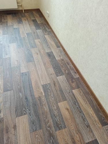 Монтаж пластикового плинтуса