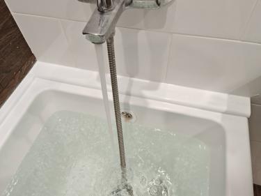 Герметизация ванны силиконом