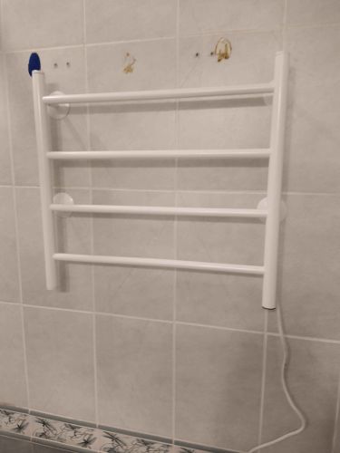 Закреплен электрический прибор на стене, подключен к сети, проверена работоспособность, обеспечена надежная фиксация, соблюдены меры безопасности, скрыты провода, завершен монтаж.